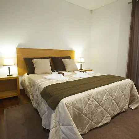 ゲストハウス Azores - Ana's Place 3*