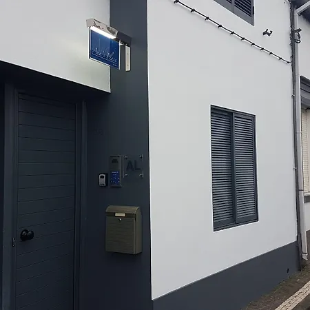 ゲストハウス Azores - Ana's Place 3*